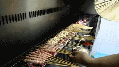 门头沟老牌美食摆上大排档！露天撸串火锅加烤鱼，100元买100瓶U8