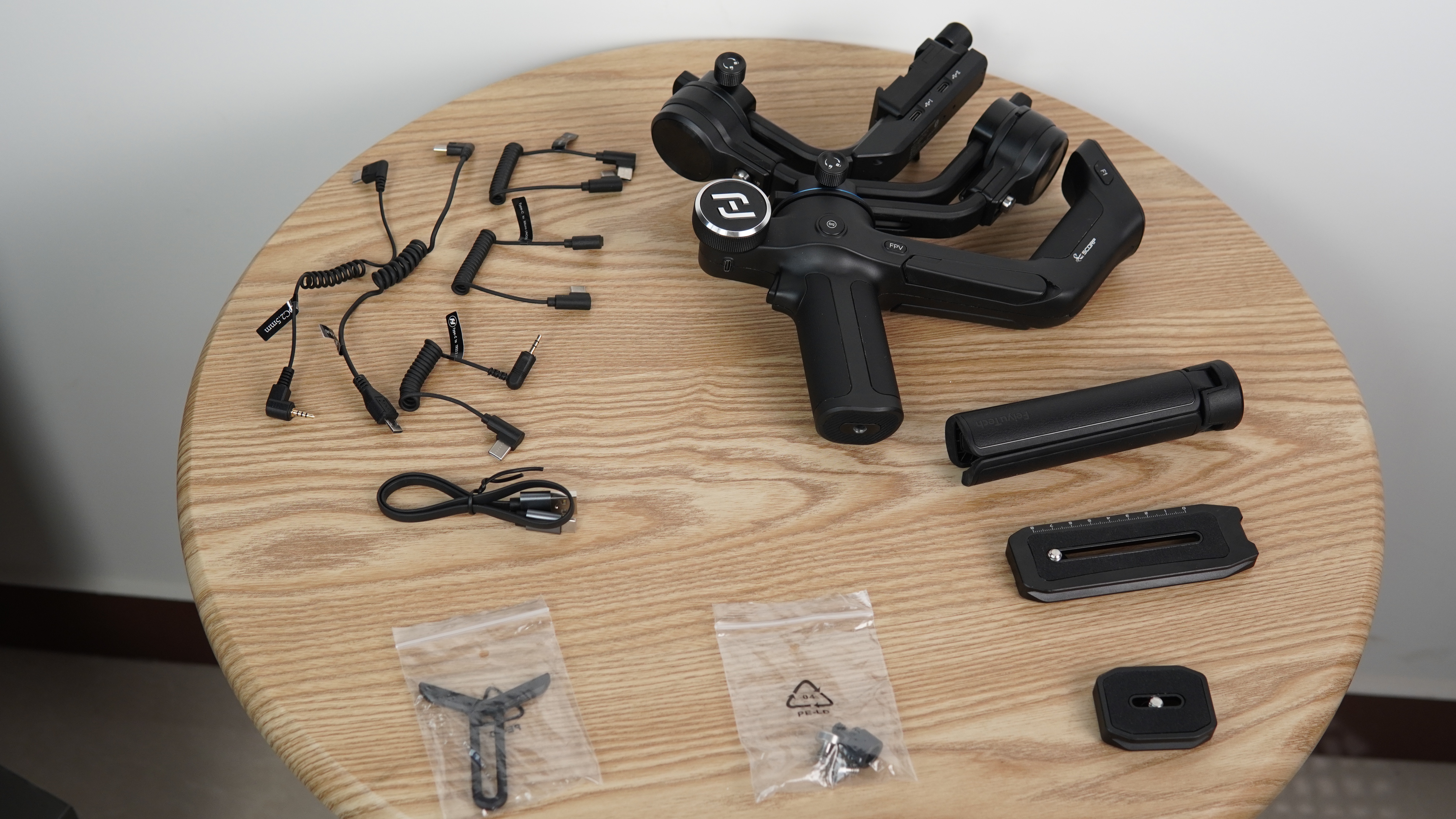 飞宇蝎子scorppro稳定器值得入手吗,飞宇scorpc稳定器和蝎子mini区别