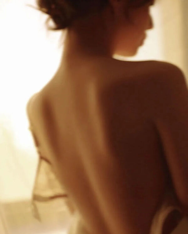 自己拍一组高级感写真,居家拍照复古感写真