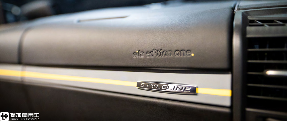 世界顶级豪华奔驰轻卡房车,最新型的奔驰房车