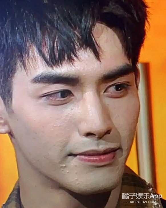 金鹰开幕式谭松韵宋茜,宋茜金鹰造型被嘲土肥圆