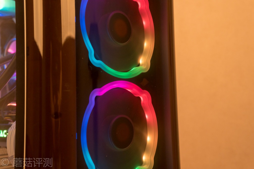 打造一款外观漂亮的机箱,从更换风扇开始——Tt玲珑RGB机箱风扇