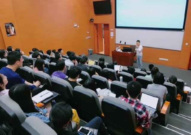 2000名00后应届生入职京东,1300名应届毕业生入职京东