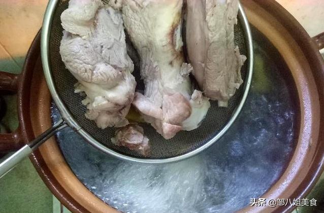 猪骨汤怎么炖不腥好吃,猪骨汤要怎么调味道才鲜