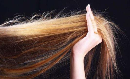 头发洗后依旧干枯、毛躁、出油？你可能根本就没有用对洗发水