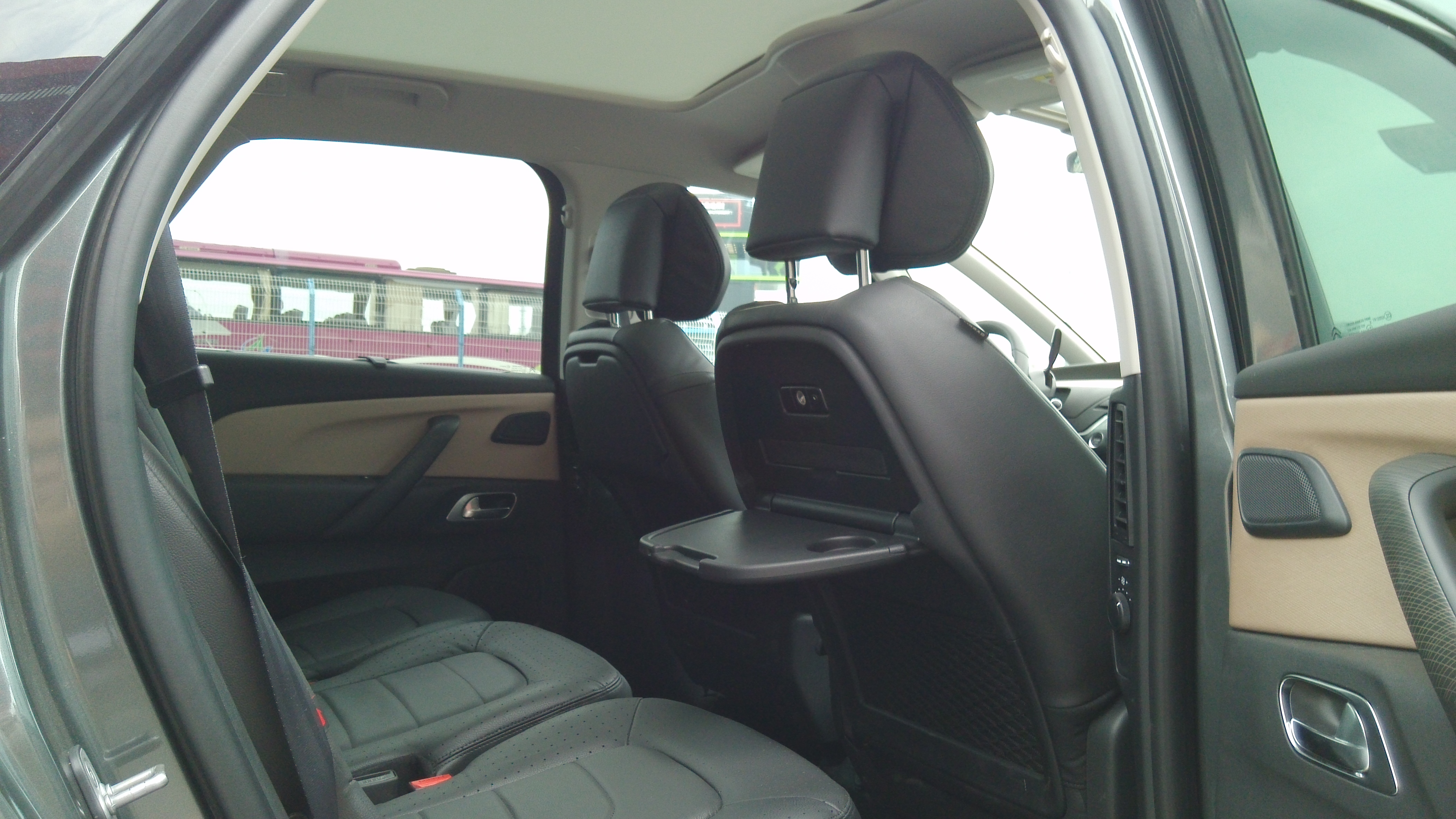 米花汽车,17款雪铁龙毕加索c4p试驾