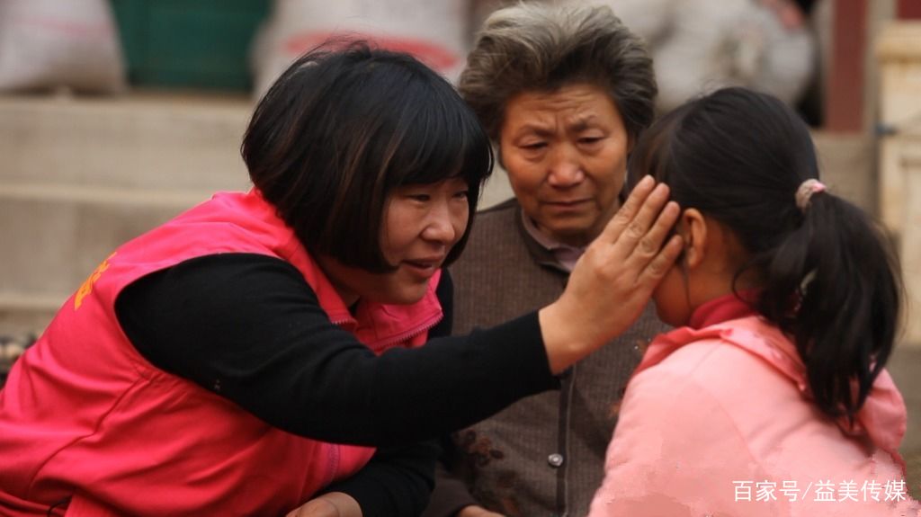 她是两千多孩子的“彩虹妈妈”，为服刑人员未成年子女撑起一片天