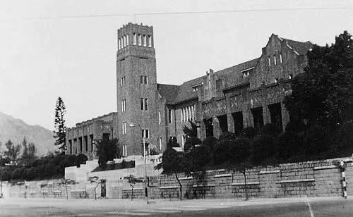 带货祖师爷背负2.5亿巨债，奉行美比吃饭重要，勇敢且恣意