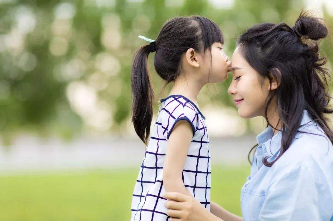 不要夸孩子你真棒！斯坦福教授：这4种表扬方式最管用