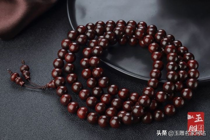 手串小叶紫檀介绍，关于小叶紫檀手串，你了解多少？