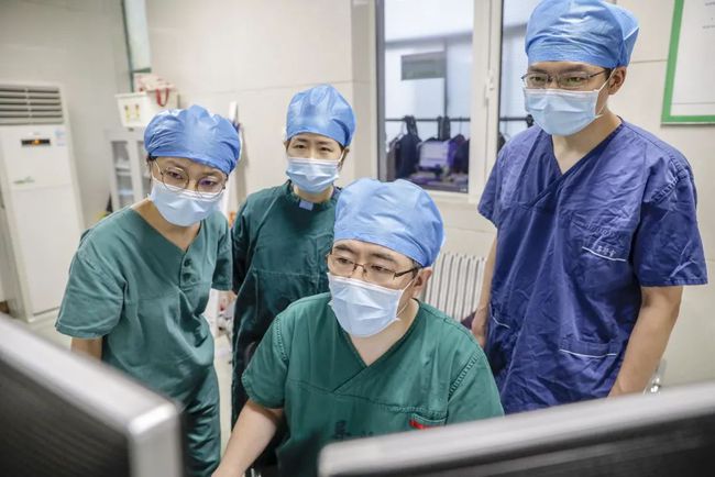 “暖医先锋”韩冰:首届“十佳医生”的情怀与担当