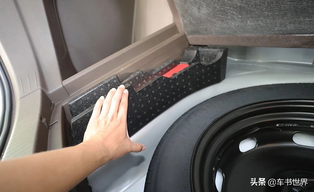 威然和夏朗比较选哪个更好,大众夏朗2017款怎么样