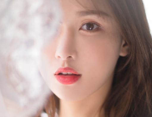 妆容时间久了会暗黄,精致妆容黄黑皮