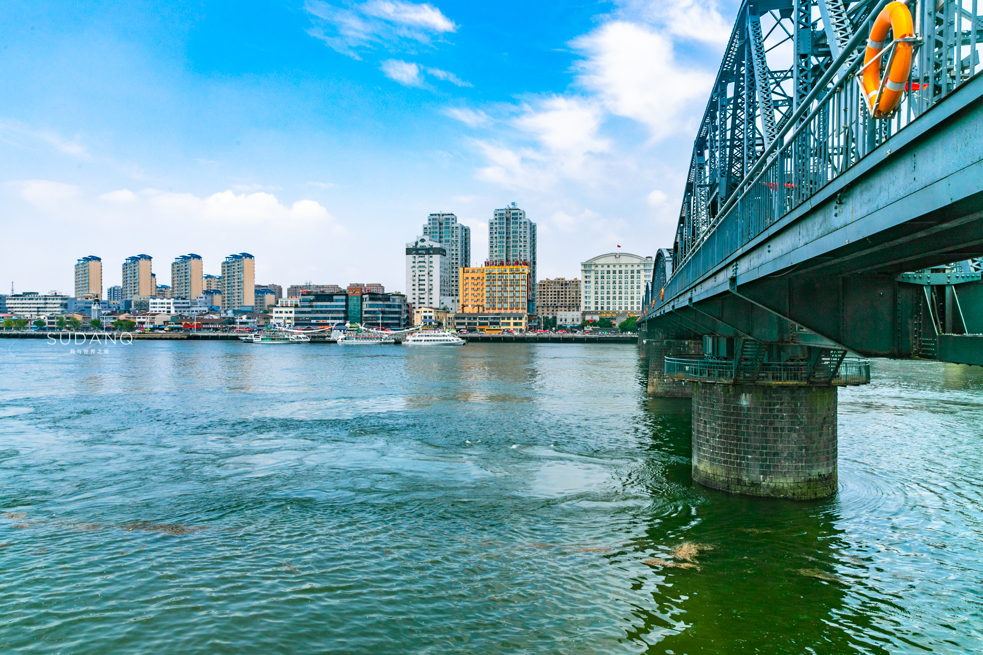 杭州断桥诗情画意，丹东断桥意义非凡：见证了抗美援朝的沧桑历史