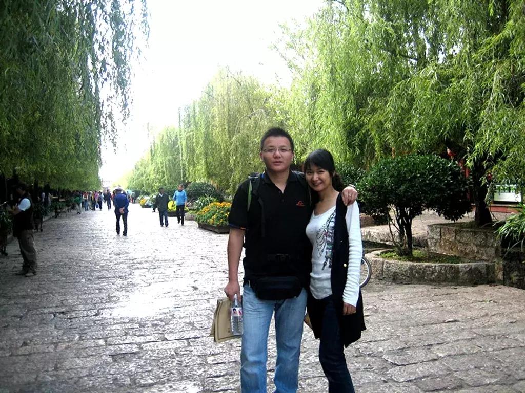 他们就像世界的两极,却爱得惊天动地,坚如磐石……