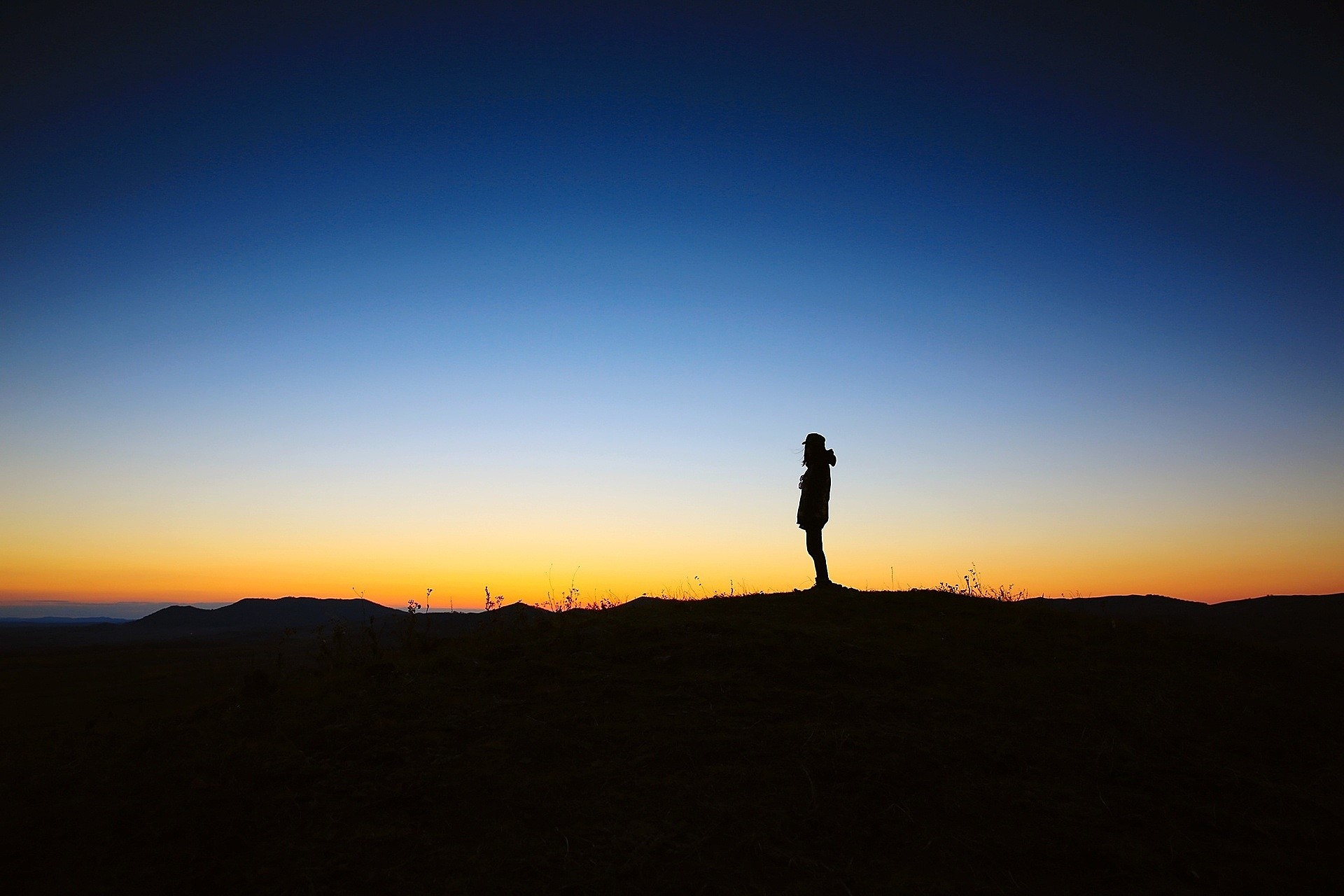 苦难中的人性光辉,苦难中见证人性的光辉