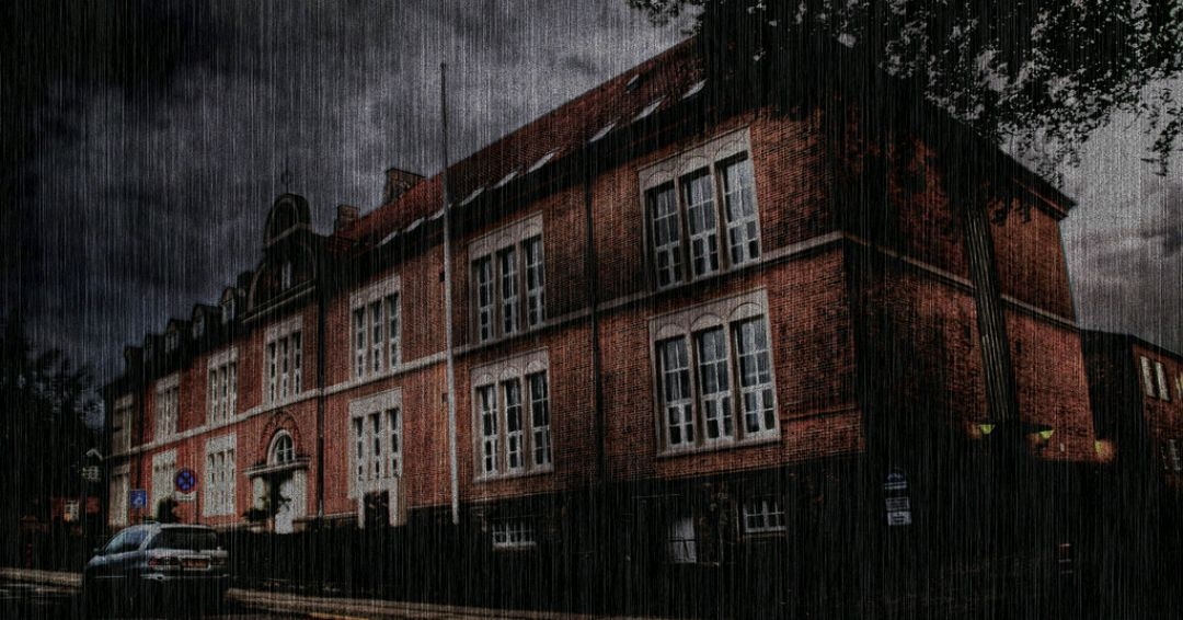 半夜传来敲门声,故事敲门