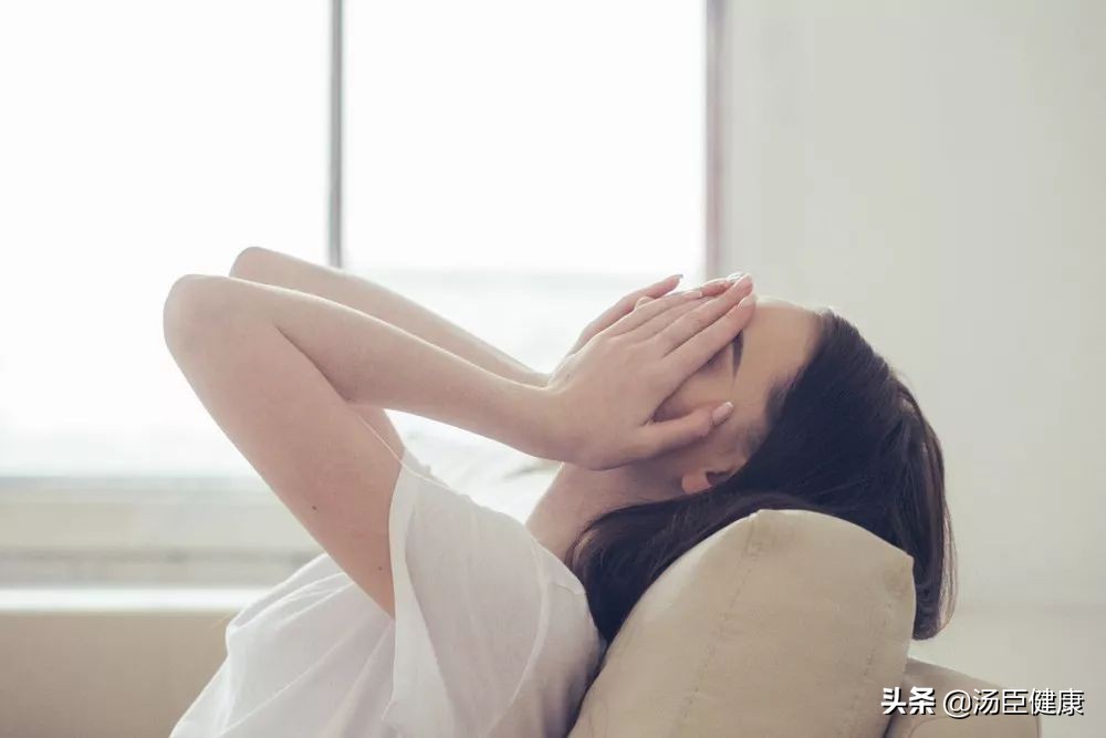 飞机上医护人员为病人吸尿,飞机上吸尿救人医生将获奖励