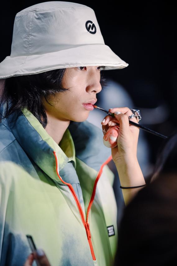 gxg青年羽绒制造局回放,gxg范丞丞羽绒服价格