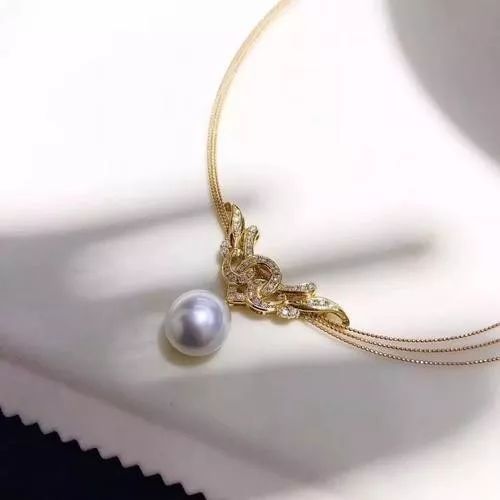 在户外挖到这样宝石千万别扔掉,不怕太阳暴晒的宝石