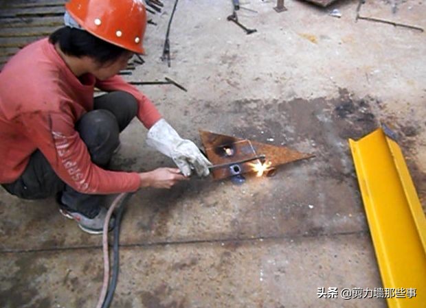 花篮式悬挑架施工标准要求图片,花篮式悬挑架最大悬挑长度