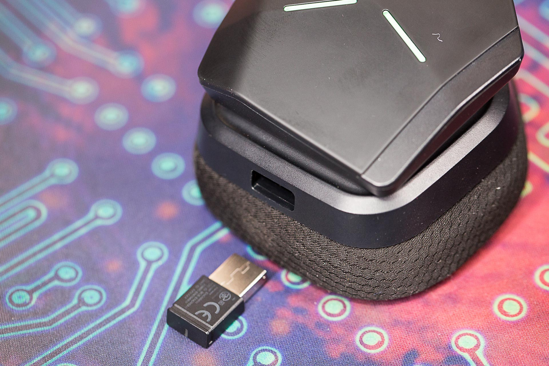 外星人耳机aw988按键介绍,外星人aw988耳机什么时候上市的