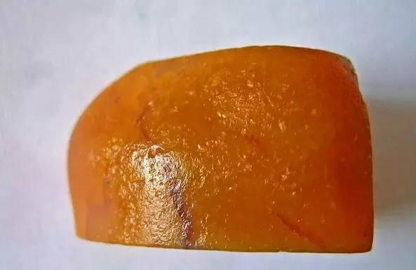 见惯了宝玉石，它的原石长啥样？有些毫不起眼，捡到千万别丢……