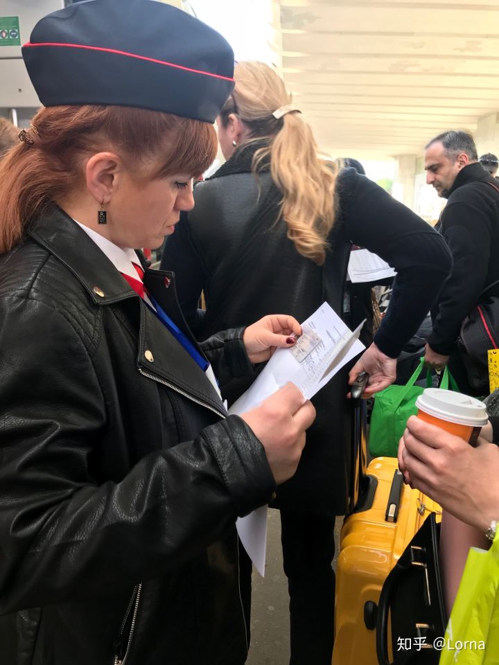 迪拜上班的中国女孩,在迪拜的中国女孩做什么工作