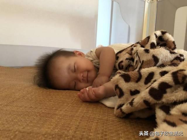 1岁宝宝眼睛散光怎么回事,父母没有散光孩子怎么会散光