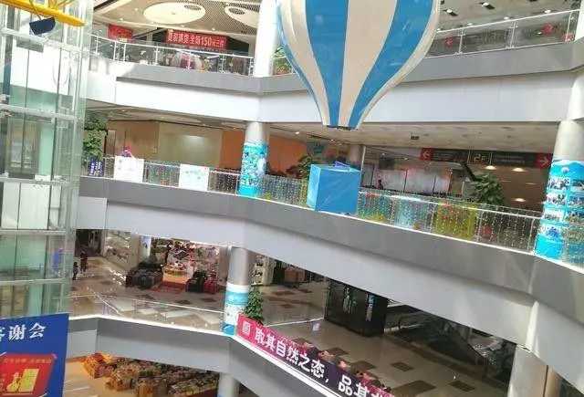 到处旺铺转让实体店该如何生存,实体店生意惨淡商铺纷纷转让