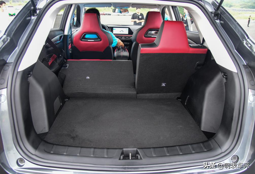 欧尚x5蓝鲸版和cs55p蓝鲸版哪个好,长安欧尚x5最好看的颜值