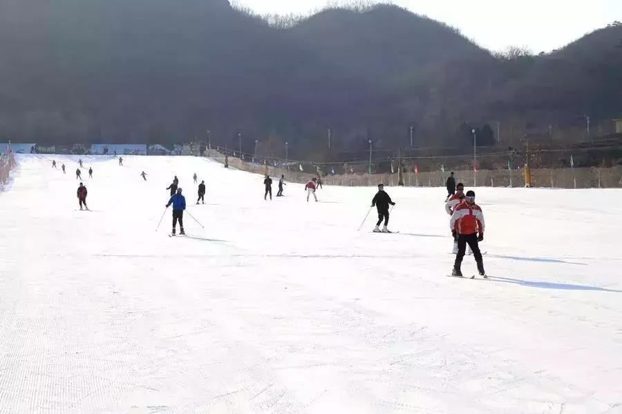 海淀滑雪场地址,海淀外国语京北校区滑雪场