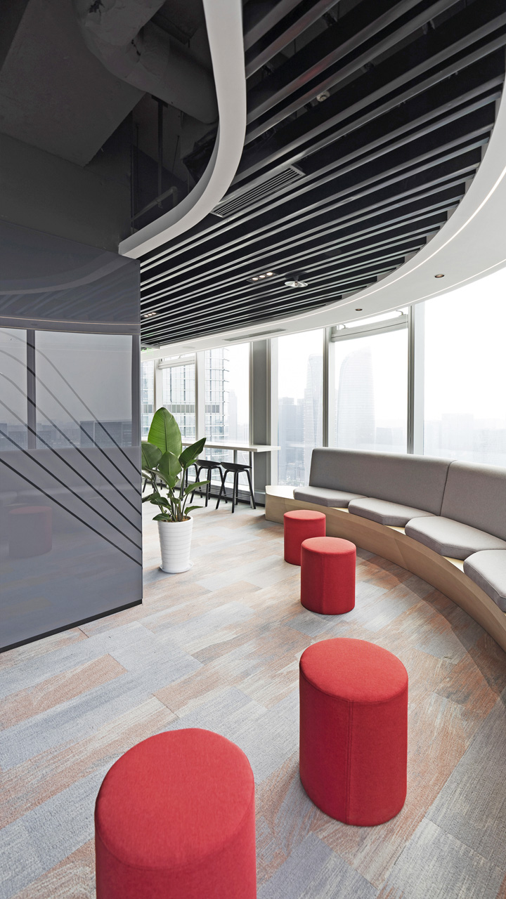 现代与传统波斯顿科学成都办公与培训中心设计欣赏