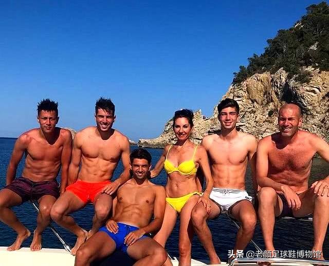 非洲最强10号球员，斯托伊科维奇是他替补，弟弟三个儿子都是国脚