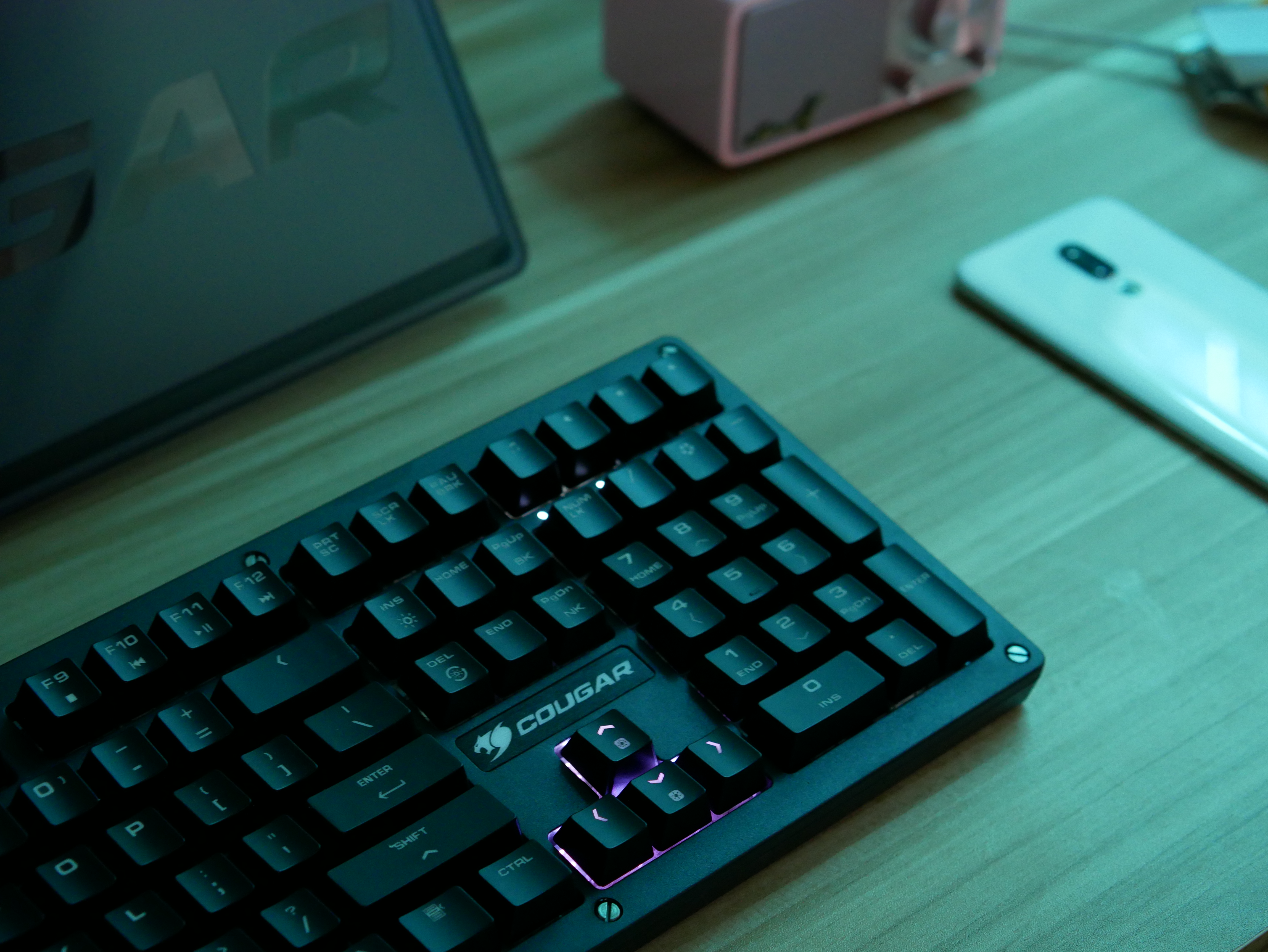 cherry红轴机械键盘测评,骨伽puri红轴测评