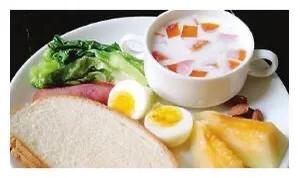 小男孩暴饮暴食变成300斤的大胖子,6岁小男孩胖80斤