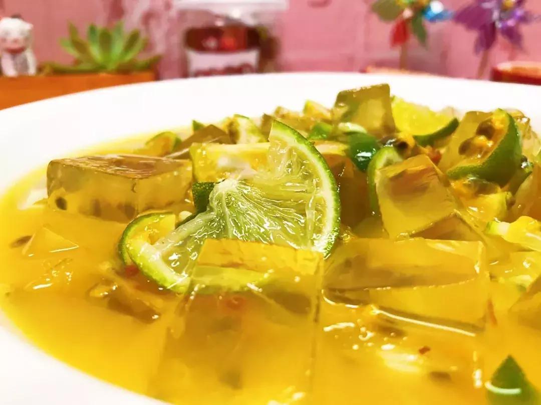 夏天最简单的百香果凉粉,火龙百香果凉粉