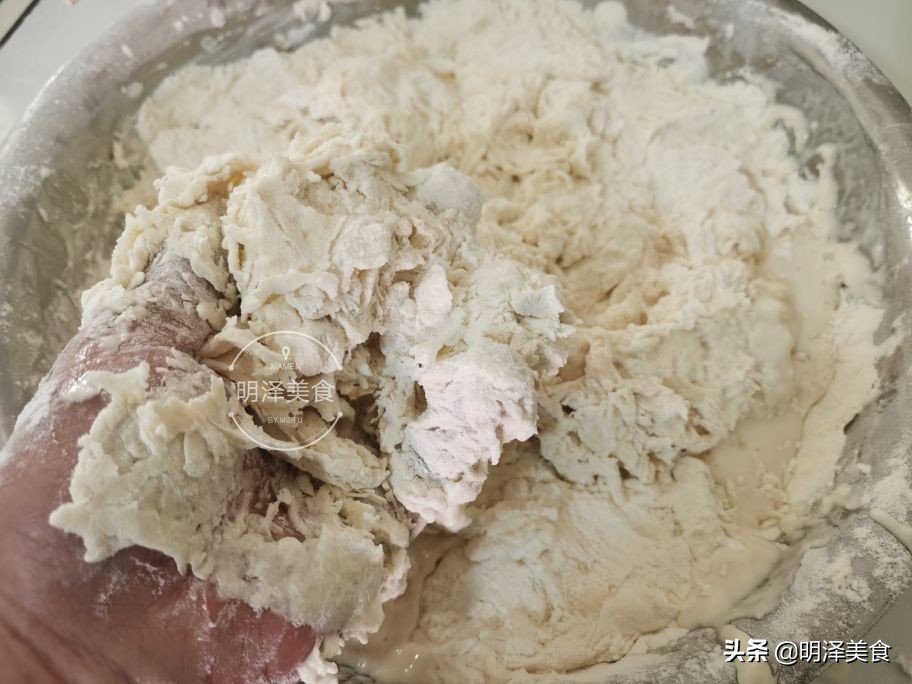 水碱馒头或开花馒头做法,怎样蒸开花大碱馒头