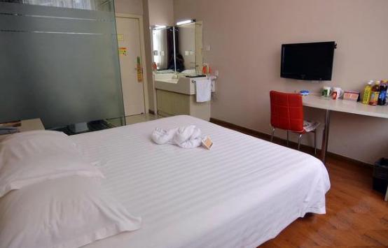 火车站低价旅馆大揭秘,火车站附近的小旅馆有多可怕