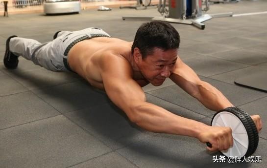 老戏骨张丰毅的成名往事,张丰毅演的陈年往事