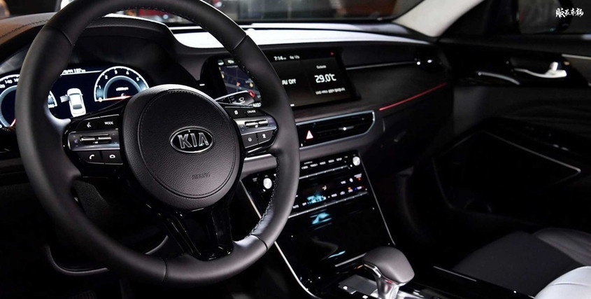 起亚k7凯尊叫什么名字,起亚k7和凯尊有什么区别