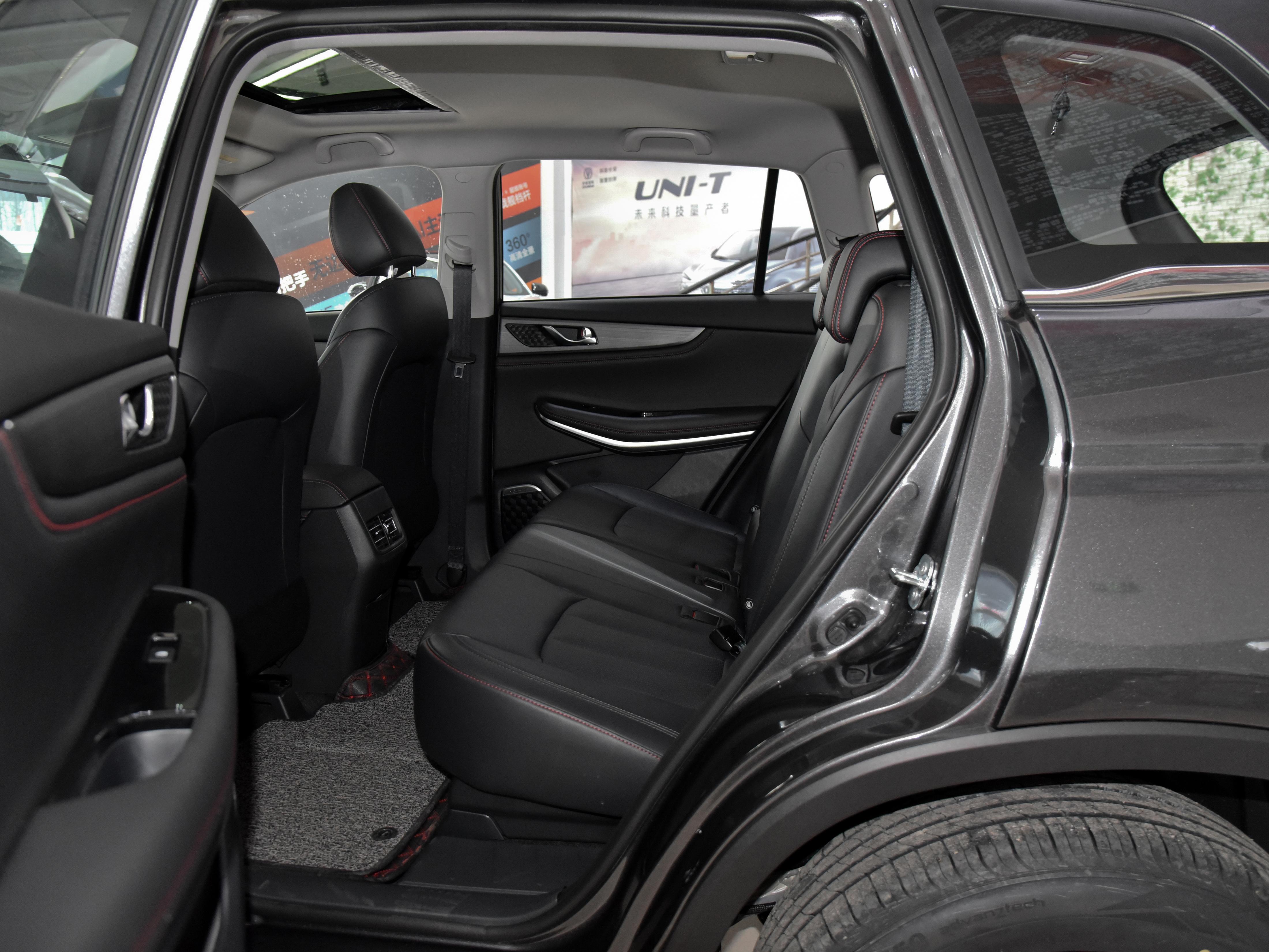 外观好看舒适动力强跑高速稳的suv,新款长安cs75哪一款最值得购买