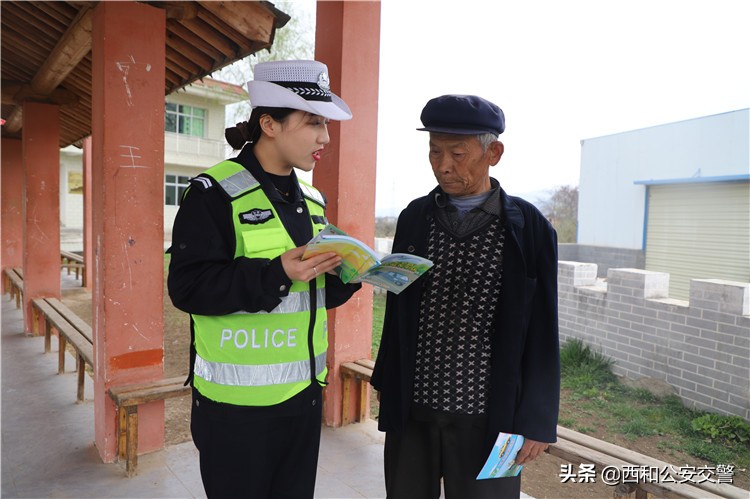 【集中宣传日】西和县公安局交警大队“多点开花”，稳步推进交通安全宣传工作