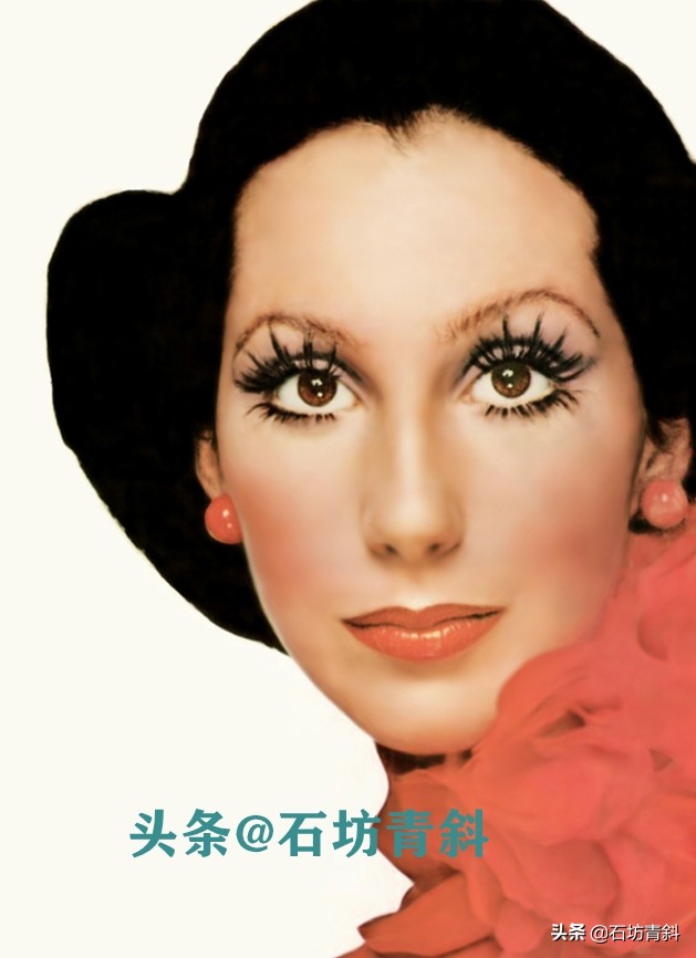 身边围绕无数小鲜肉，奇装异服的始祖，看她如何72变