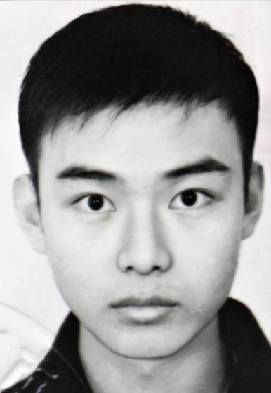 从“美少年”到“蜡像人”，他经历了什么，那场意外该怪谁呢？