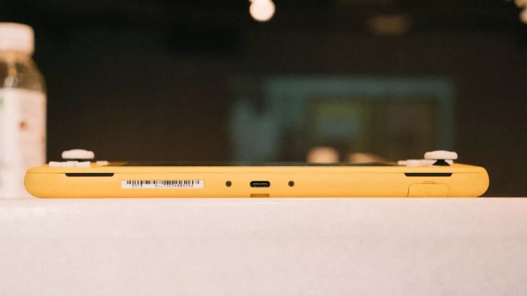 switchlite买硬破还是普通的好,现在买switchlite合适吗