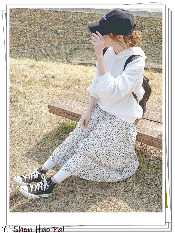 十种颜色卫衣搭什么裤子才好看,连帽卫衣穿搭配色技巧