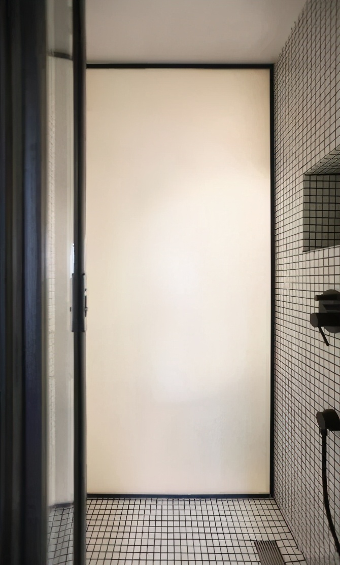 卫生间光线暗适合哪种窗户,没有窗户的卫生间怎样明亮