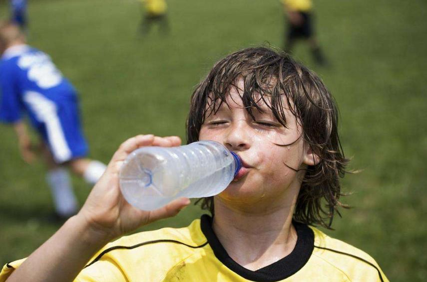 夏天孩子爱出汗怎么调理最有效,孩子一到夏天就出汗是怎么回事