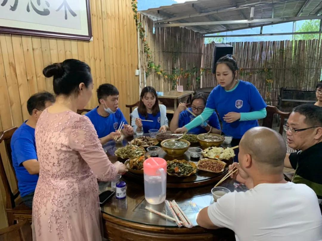 这帮人五一用爱心启航，一起为广西凌云大山的孩子点燃艺术之梦！